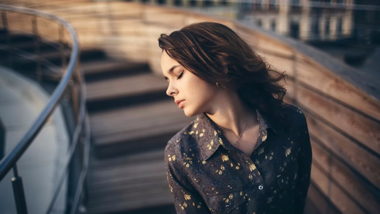 Если грустно, посмотри это видео 😊