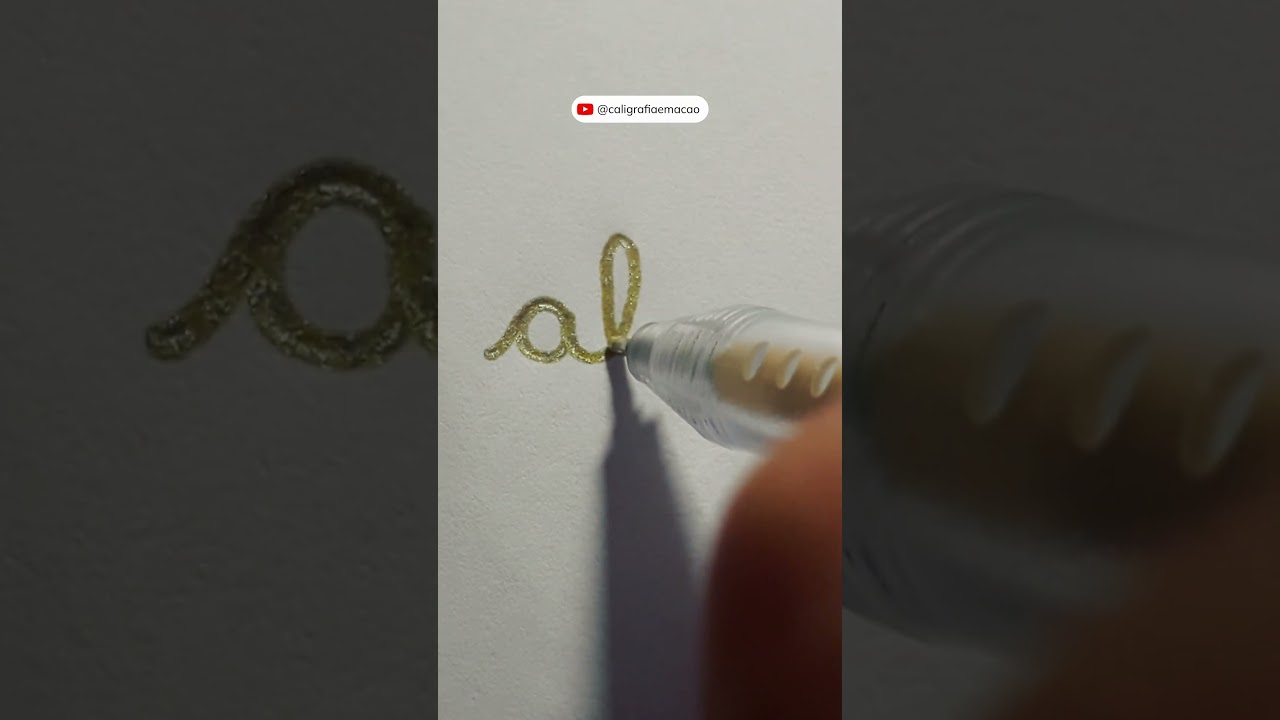 Como Escrever 'abc' em Letra Cursiva ✍️
