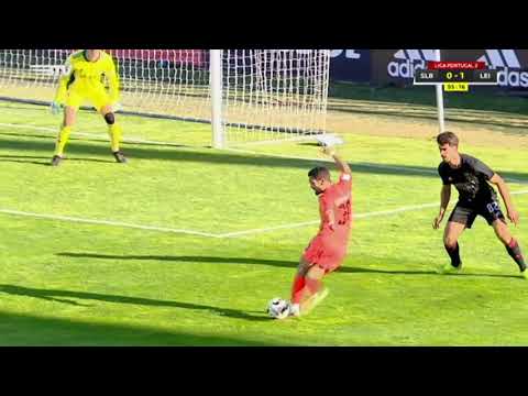 Stunning rabona goal in Portuguese Segunda Liga game