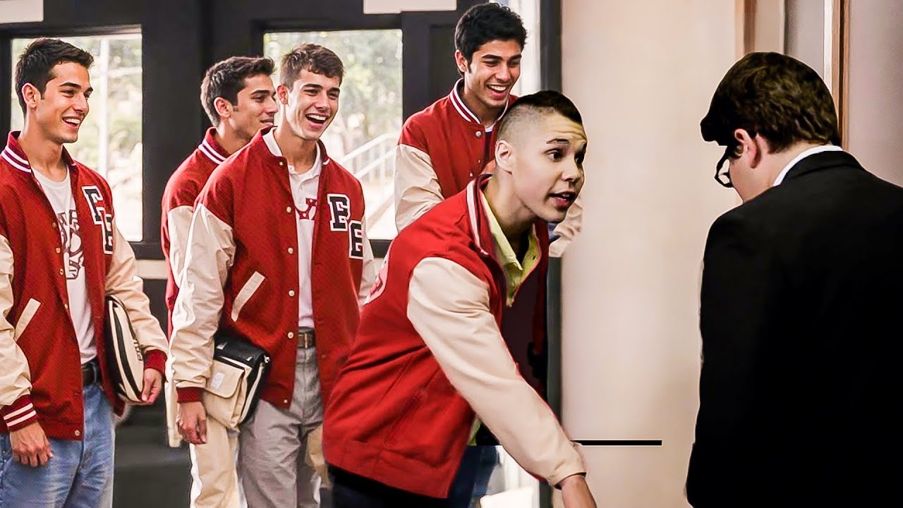 Nerd Bullied by School Bullies Is a Boxing Champ 🥊