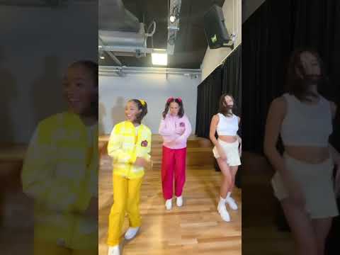 Emotihadas feat. @MargaritaSiTeQuiere #trendingshorts | Música para niños | @ChikiToonz 