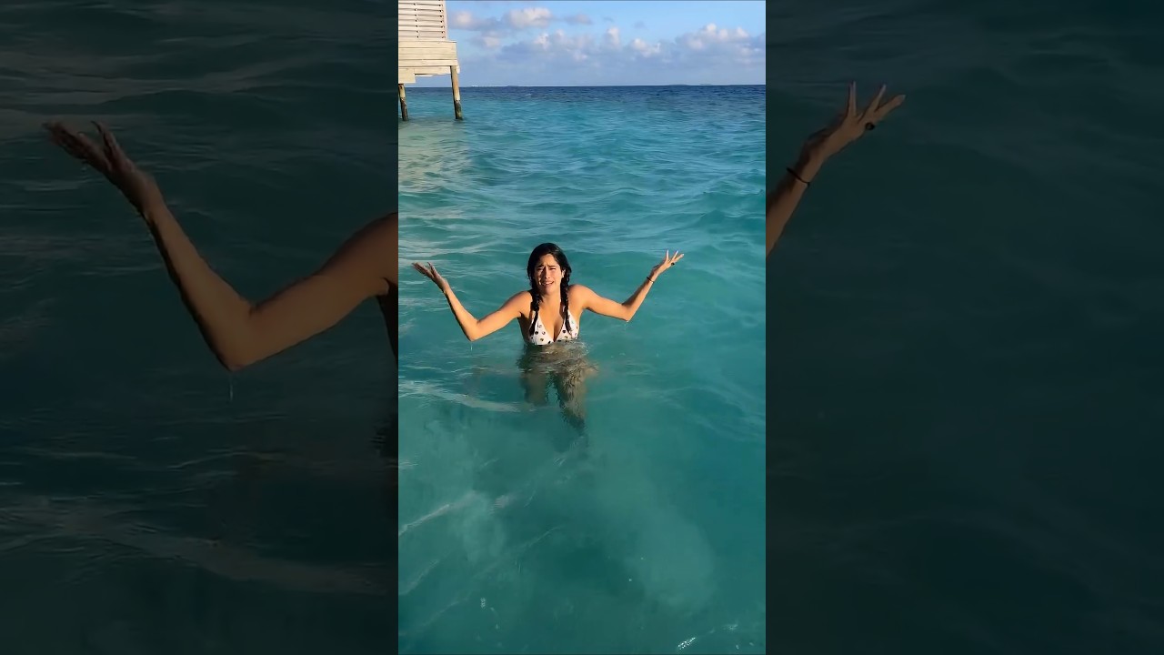 Janhvi & Khushi Kapoor Share Funny Bikini Ocean Video 🌊