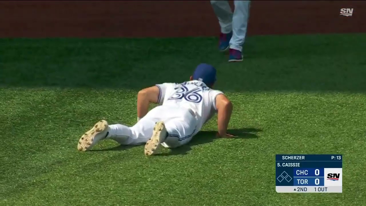 Toronto Blue Jays' Schneider Makes Incredible Diving Catch to Rob Caissie of First MLB Hit! 🔥