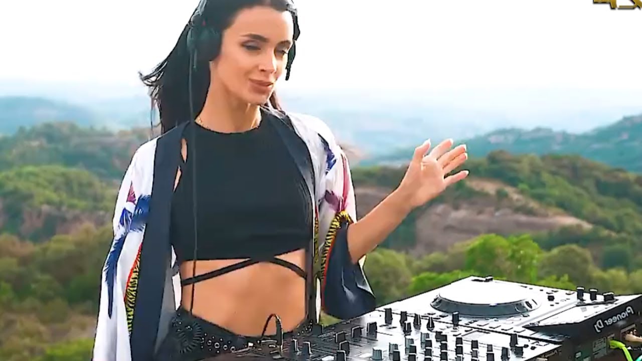 🎶 Nostalgic Remixes of 70s, 80s & 90s Hits – Perfect for Your Playlist!