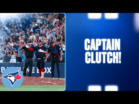 Alejandro Kirk caps massive game with CLUTCH go-ahead two-run single!