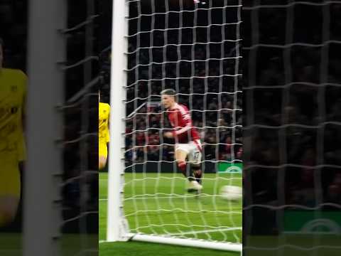 Garnacho’s no-look finish! 🙈