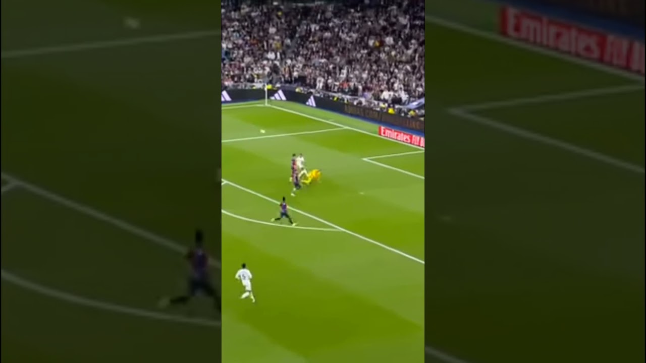 Iñaki Peña's Injury During El Clásico ☠️
