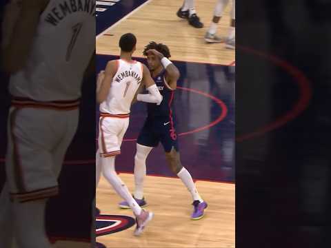 Kelly Oubre Jr Checking His Height vs Victor Wembanyama 🤣