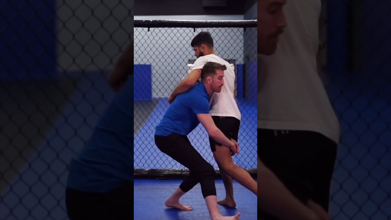 Master the Art of Wrestling Bigger Opponents: Expert Tips & Techniques 🥋