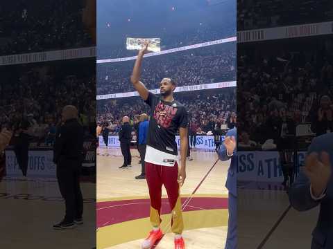 🏆 EVAN MOBLEY: the Defensive Player of the Year! #LetEmKnow #Cavs #EvanMobley #NBAPlayoffs #Shorts