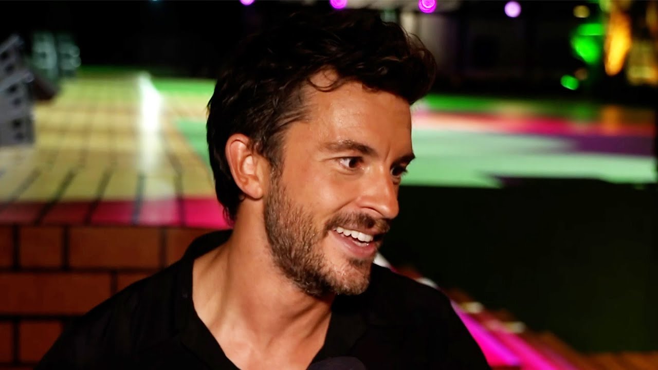 Jonathan Bailey Reacts to Sexiest Man Alive Title 🎬