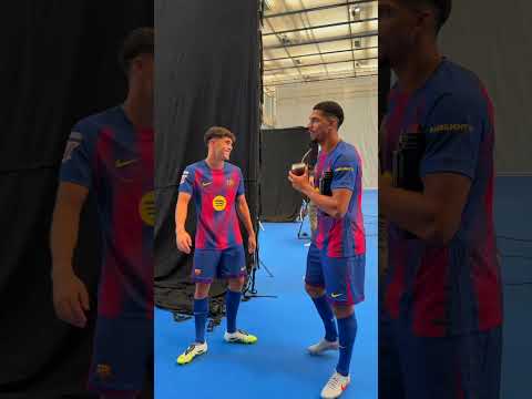 Araujo and Cubarsí couldn’t believe what they were seeing 😂 #fcbarcelona #football #shorts
