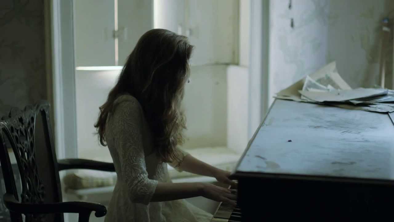 Birdy - Skinny Love Official Music Video 🎶