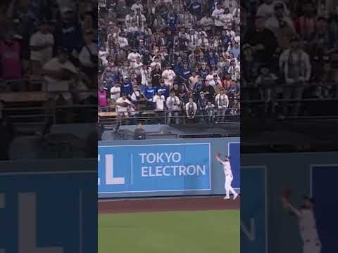 Alejandro Kirk home run versus the Dodgers World Series game 3