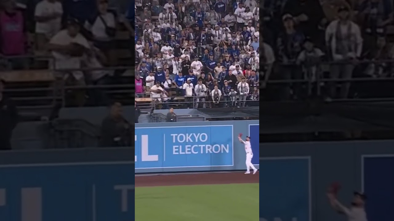 Alejandro Kirk's Big Home Run in World Series Game 3 vs. Dodgers ⚾