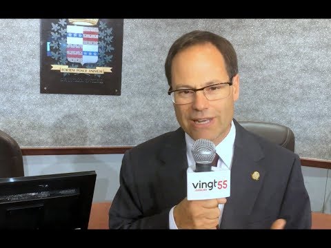 Le maire de Drummondville Alexandre Cusson élu, offre ses remerciement aux électeurs et conseillés