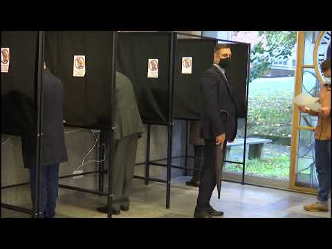 Tiesiogiai: Valdo Adamkaus komentarai po balsavimo Seimo rinkimuose