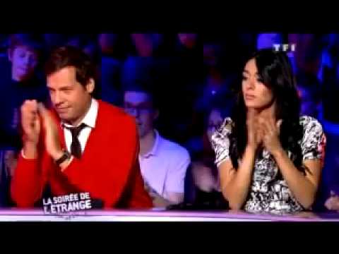 VRAI FEMME OU REPTILIENNE ?