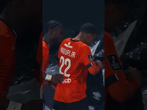 Quand tu célébres avec ton porte-bonheur 🧸 #lorient #ligue2bkt #ligue2 #kroupiJR