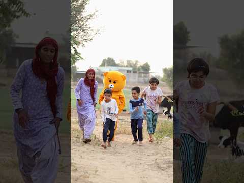 Bhag bhag bhag ЁЯРХ kute pakdane wali gadi a rahi hai #shorts