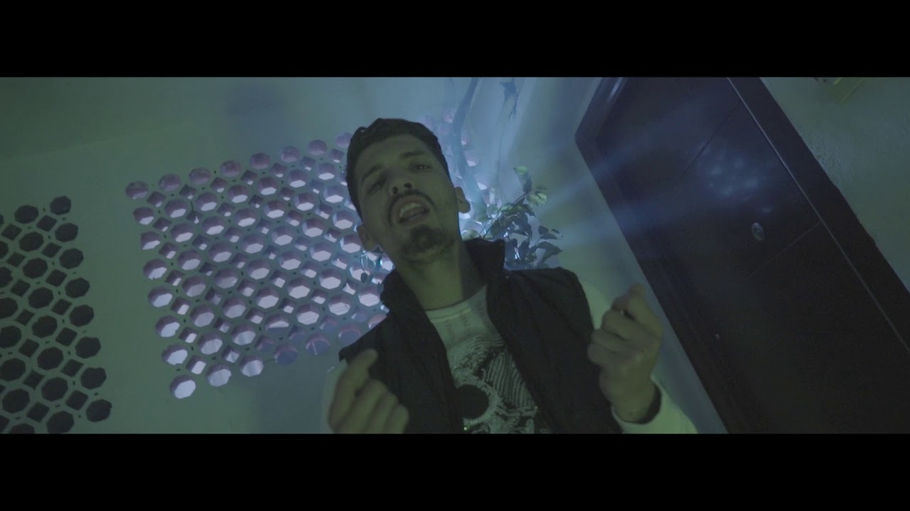 Phobia Isaac Debuts New Music Video 'Les Hommes' 🎶