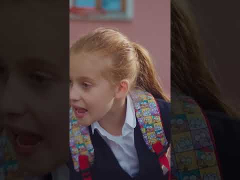 Kendini Zorla Davet Ettiren İlayda... - Kızım #shorts