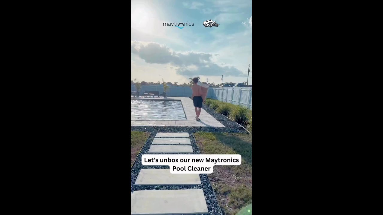 Unboxing the Dolphin M600 Pool Cleaner π¬