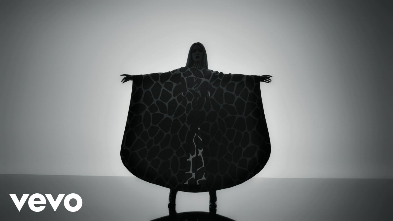 Hailee Steinfeld's Heartfelt New Music Video for 'I Love You's' 🎶