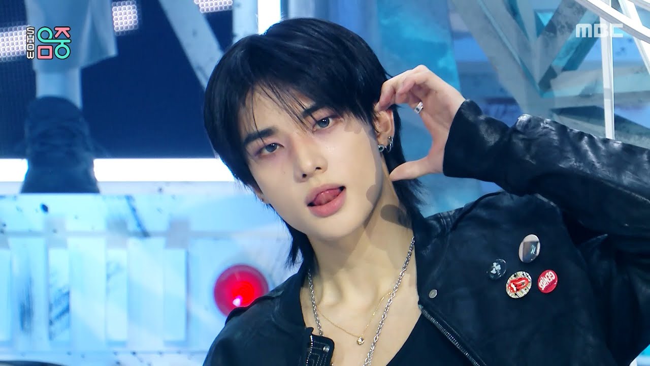 Stray Kids Perform 'Do It' on Show! MusicCore 🎶