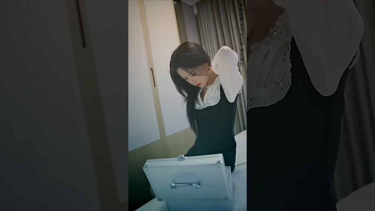 First Time Feeling Warmth ❤️ | Captivating Chinese Drama Scene