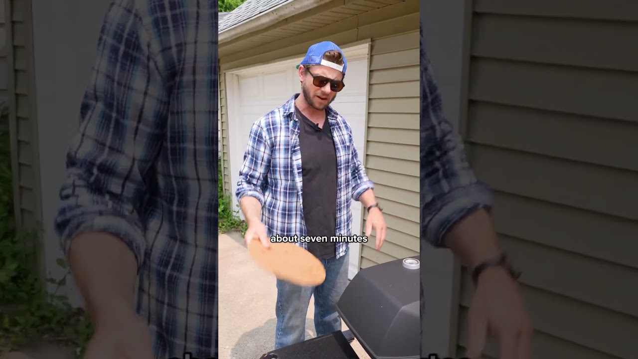 How to Make Delicious Midwest-Style Pizza on the Grill 🍕 #Shorts