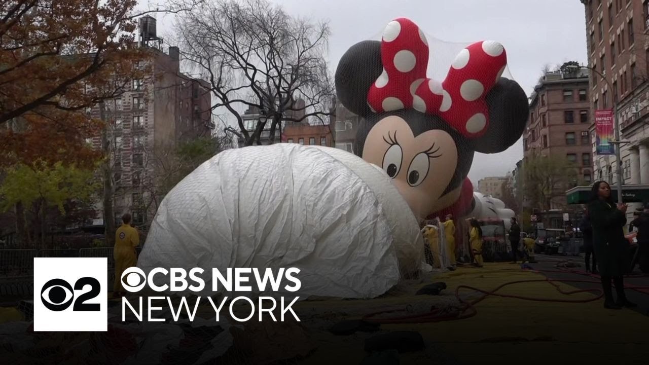 Final Preparations for Macy's Thanksgiving Parade 🎈