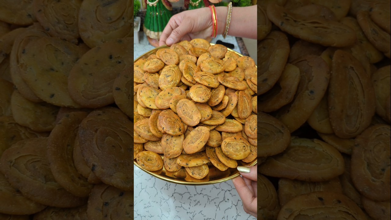 राजस्थानी मूंग दाल मसाला मठरी | Holi Special 🥣