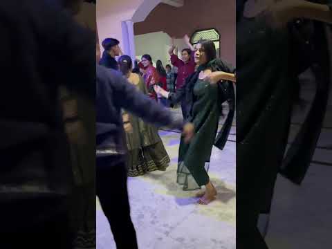 Jija saali ka dance kesa lga ๐ | sisterโs mehndi | dance video | #trending #viral #ytshorts #shorts