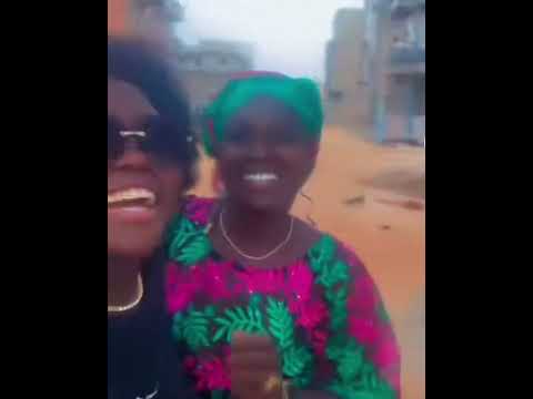 Bibiche Ndiaye perd sa maman Massa . Que la terre lui soit légère. Amine