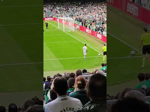 Isco!!! Precisión quirúrgica sacando un corner!!! Betis-Mallorca. 04-11-23