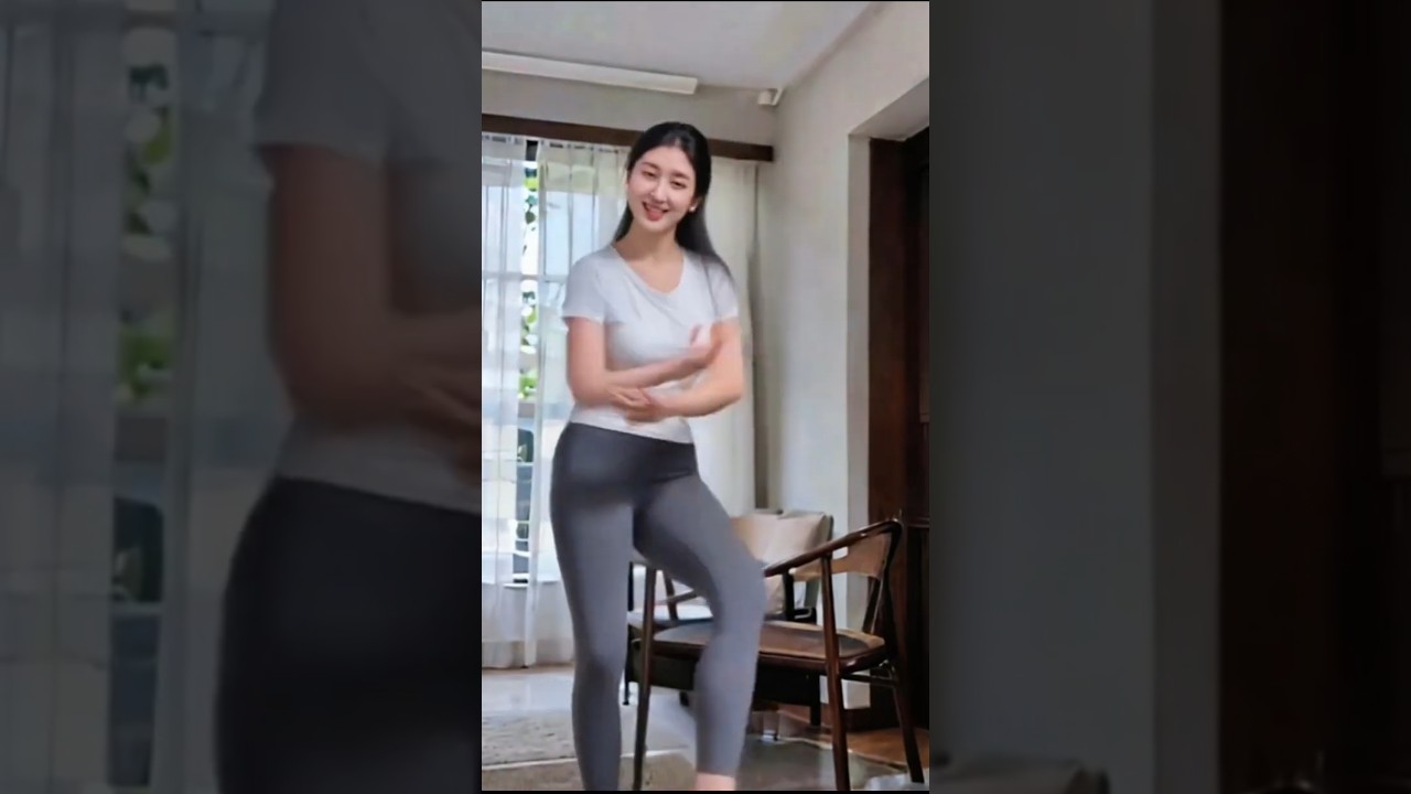 Experience the Grace of Traditional Tibetan Dance 🕺