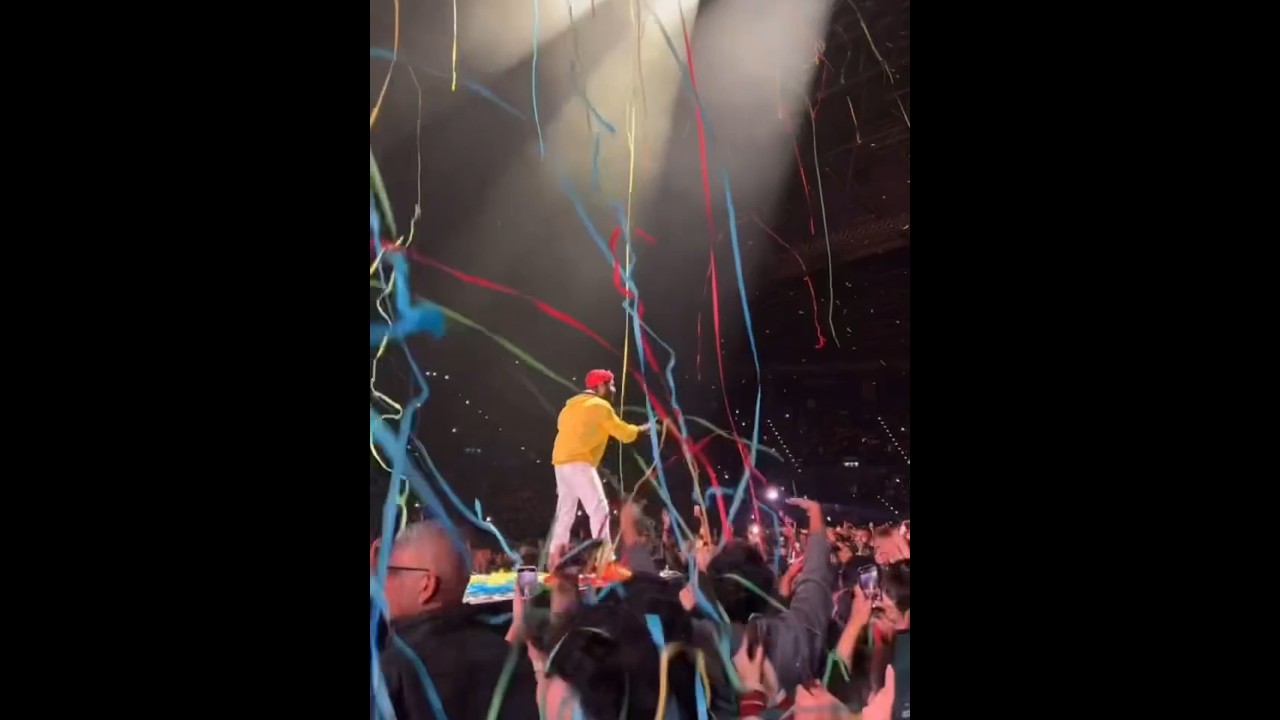 Ve Maahi & Tenu Khabar Nahi... ♥️ Live Performance by Arijit Singh in Birmingham