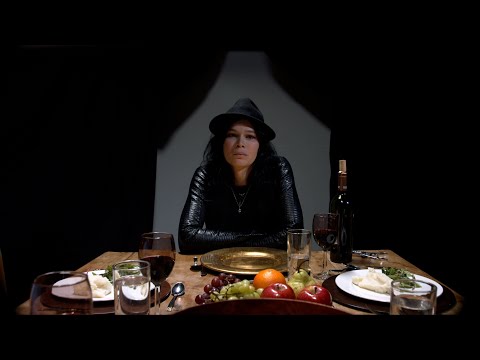 IVORY BLUE - Family Tables