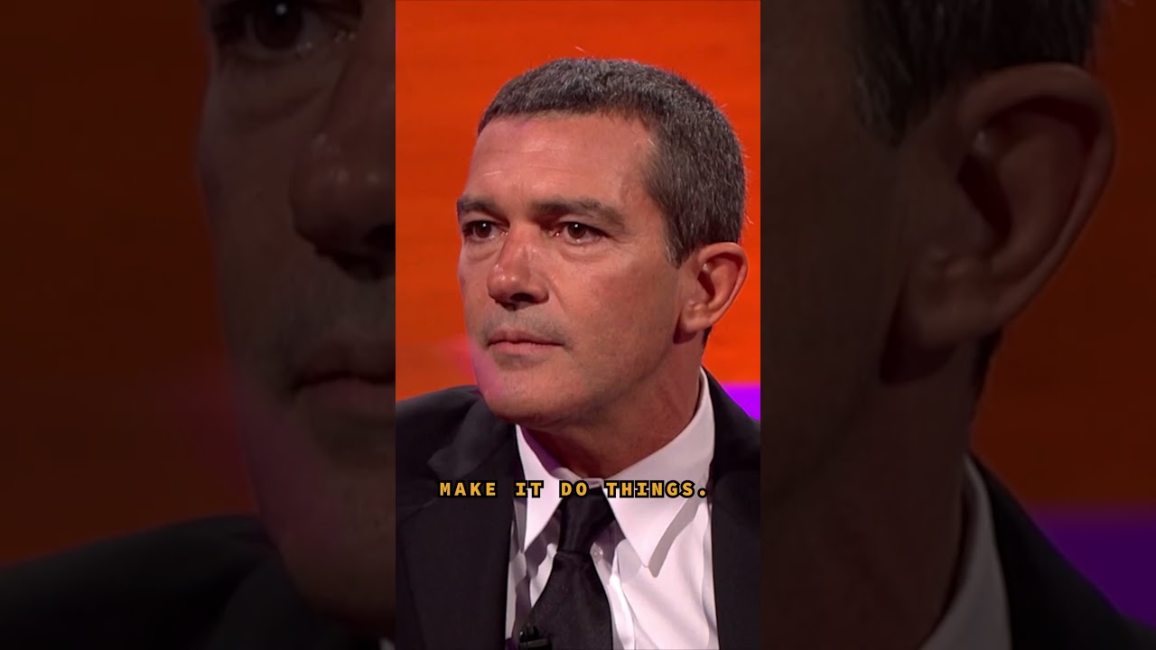 Antonio Banderas & Graham Norton Duel with Swords 🗡️