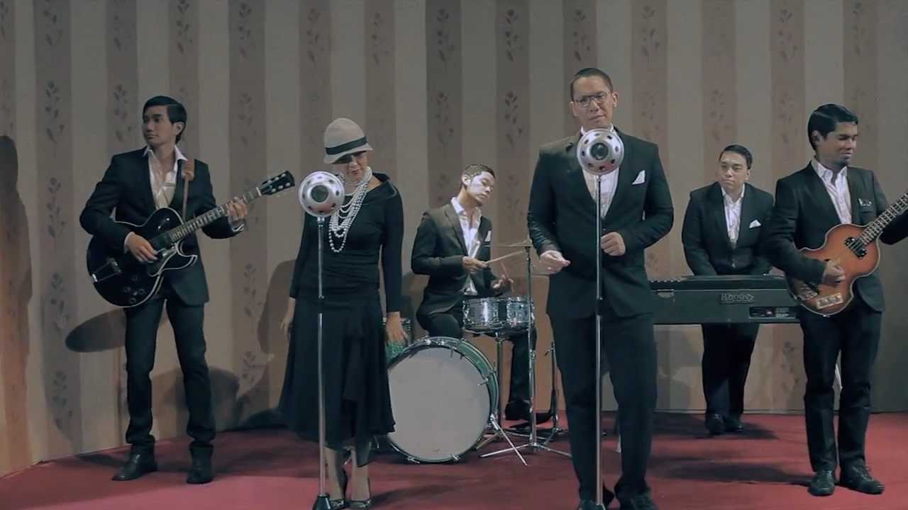 Maliq & D'Essentials - Menari (2011) Official Video