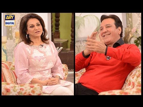 Javed Sheikh and Bushra Ansari having one on one