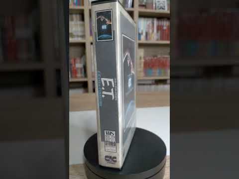 E.T. #et #extraterrestre #extraterrestrial #spielberg #film #films #movie #movies #nerd #nerds #vhs