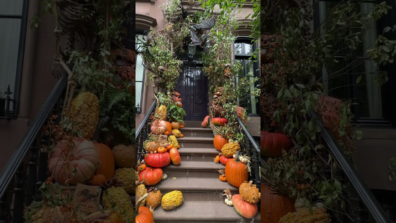 Halloween Stoop in the West Village, Manhattan, New York City #newyork  #halloween #pumpkin