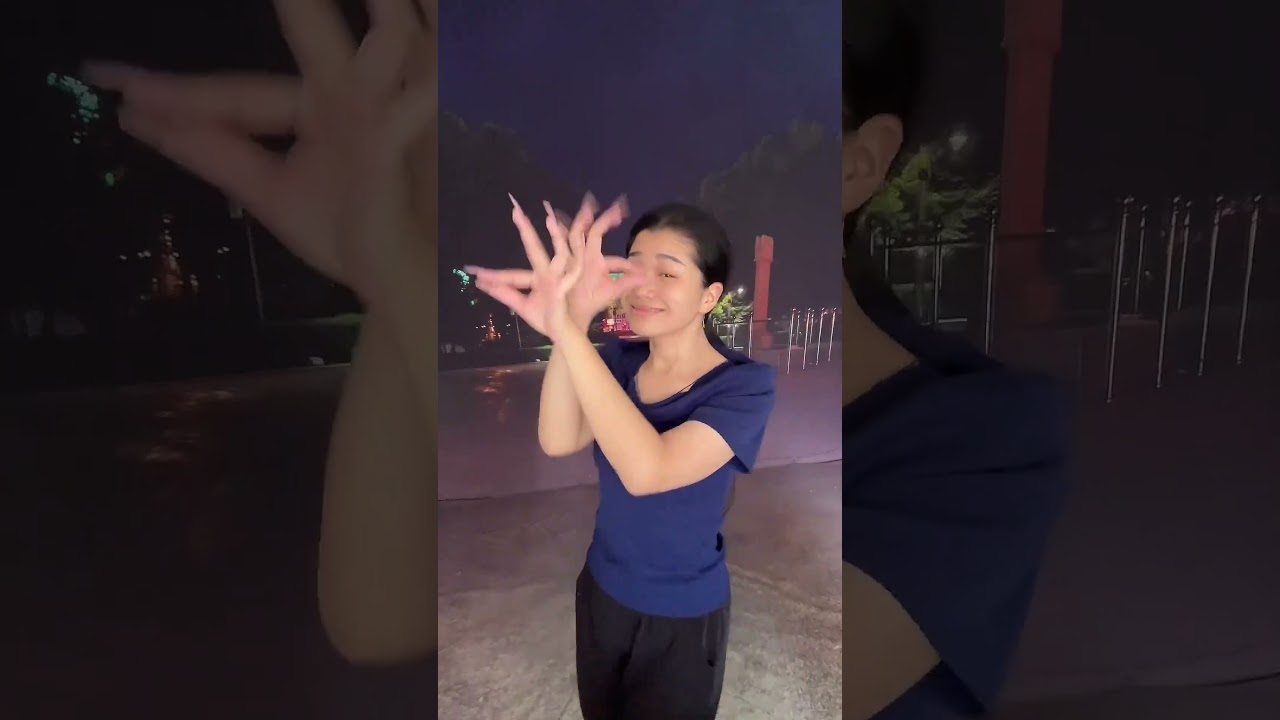 Discover the Charm of 'Pig Bajie Carries His Wife' Finger Dance 🎶