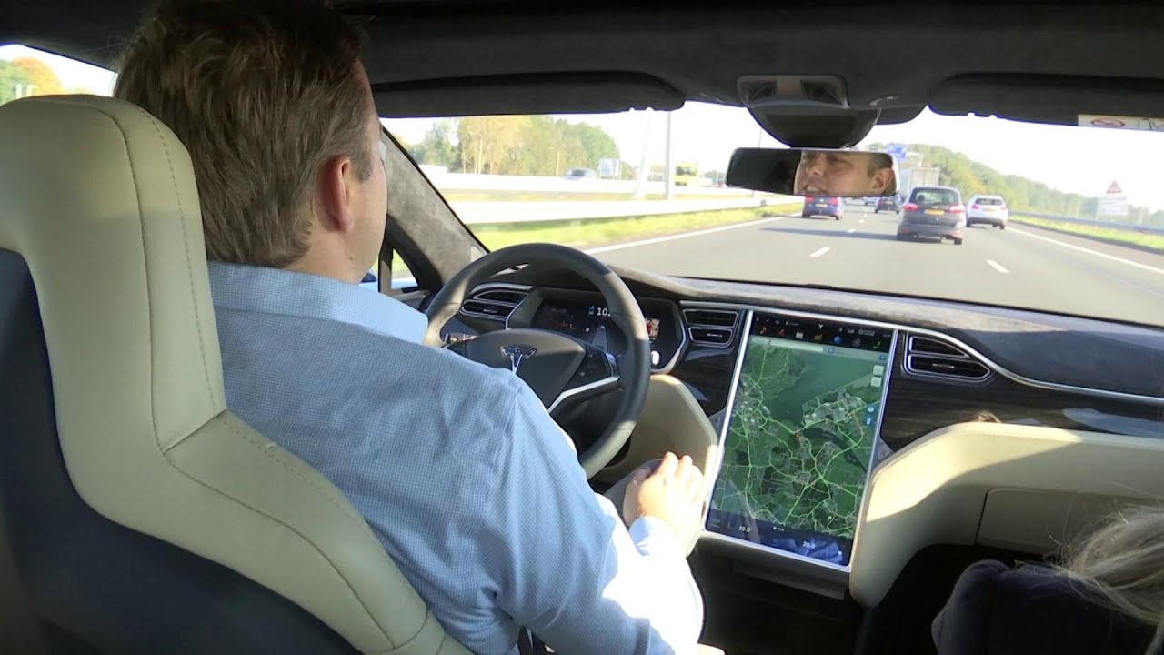 Zelfrijdende Tesla: Veilig of Niet? 🚗