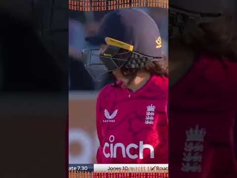 Maia Bouchier Sweeps Nonkululeko Mlaba For Four #BewareTheVipers 🐍 #shorts