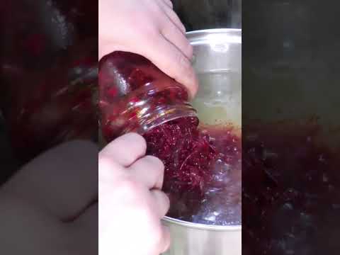 Быстрый борщ из банки с заправкой и тушенки. #shorts