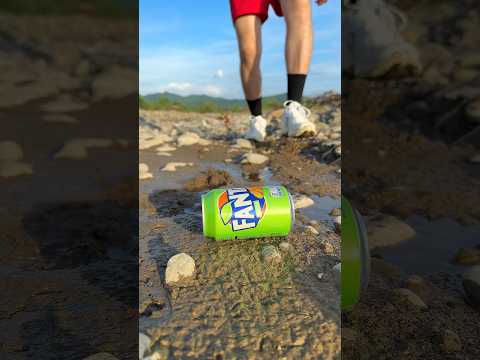 Lifehack for SURVIVAL✅🥫#camping #survival #bushcraft #outdoors #lifehacks