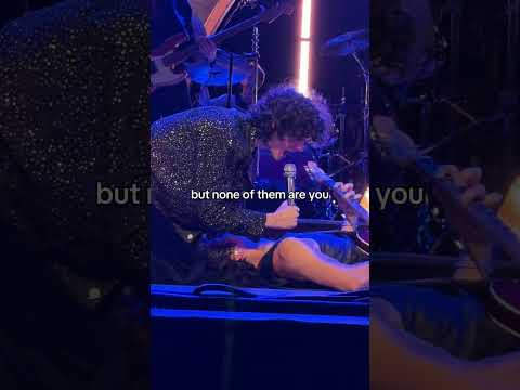 the way he sings this live wow